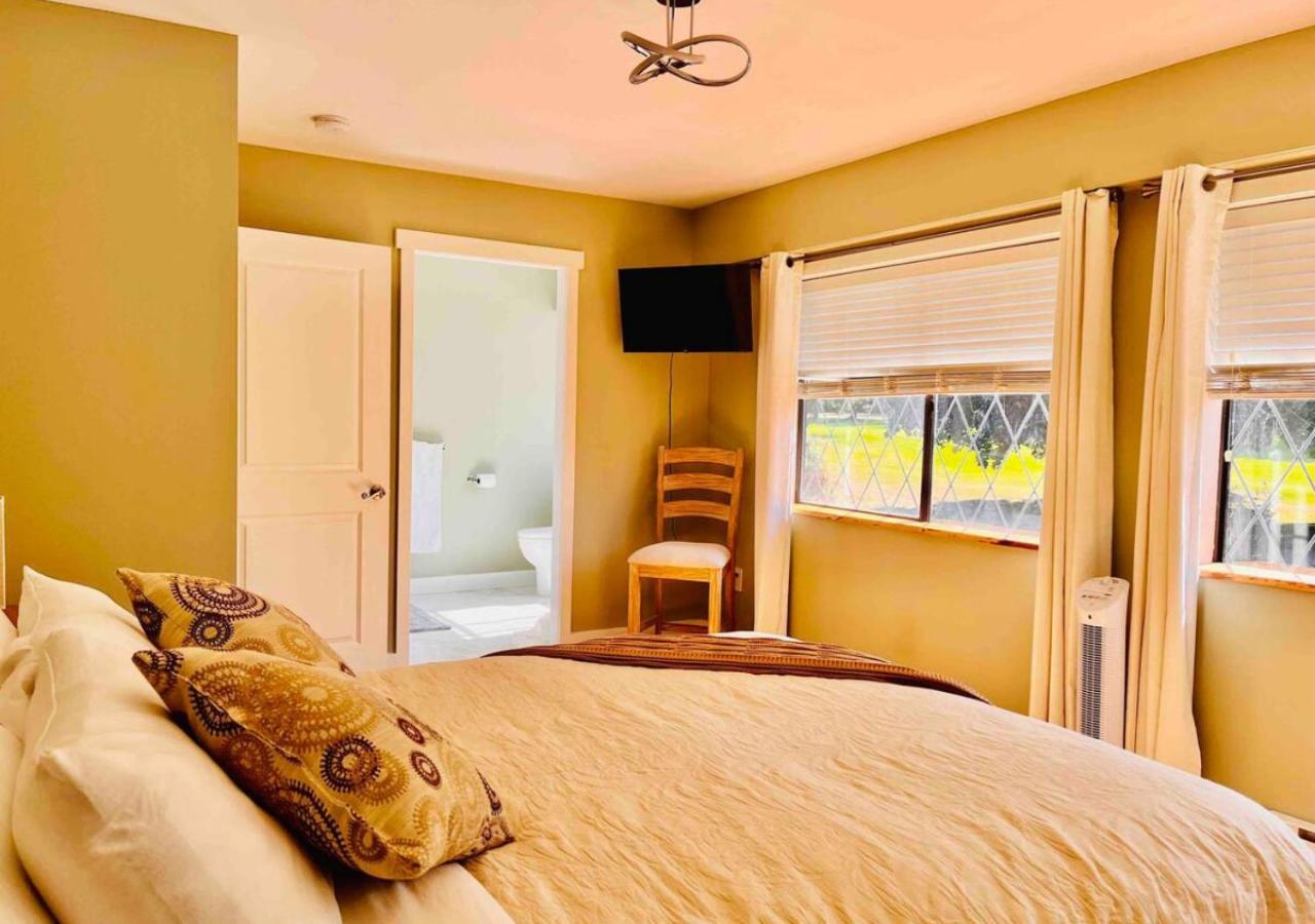 Bed and Breakfast Oceanside Manor - Golf Course View Qualicum Beach Exterior foto