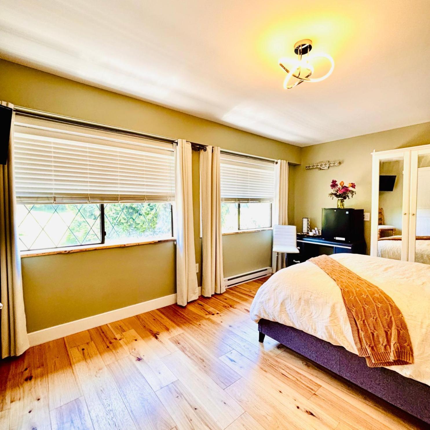 Bed and Breakfast Oceanside Manor - Golf Course View Qualicum Beach Exterior foto